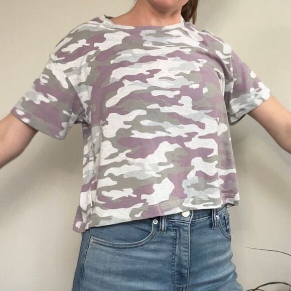 Calvin Klein Purple Camo Cropped Tee  M - Picture 3 of 10